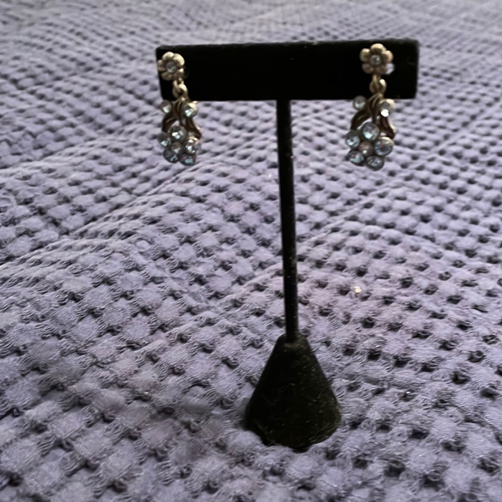 Clip earrings silver with light blue stones